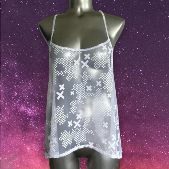 FREE 🆕Women’s Reebok Lesmills tank top - Picture 1 of 12